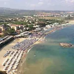 Comodo In Zona E Strategica. Διαμέρισμα *