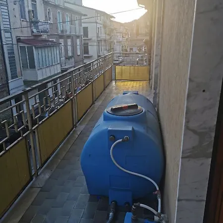 Comodo In Zona E Strategica. Apartamento