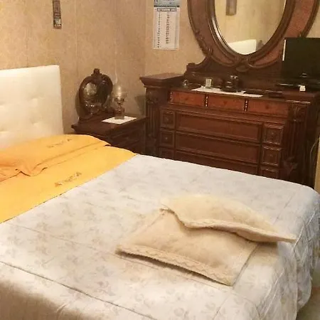 Comodo In Zona E Strategica. Apartamento *