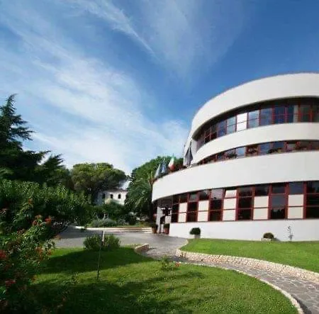 Apartamento Comodo In Zona E Strategica. Lamezia Terme