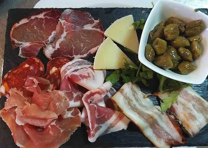 Comodo In Zona E Strategica. Apartamento *